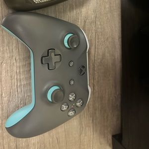 Xbox one controller compatible any Xbox good condition